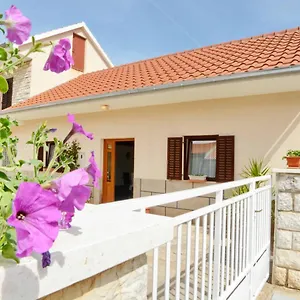 https://apartman-verde.hotelinzadar.com
